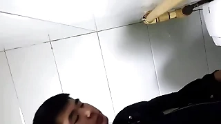 WC Piss V7